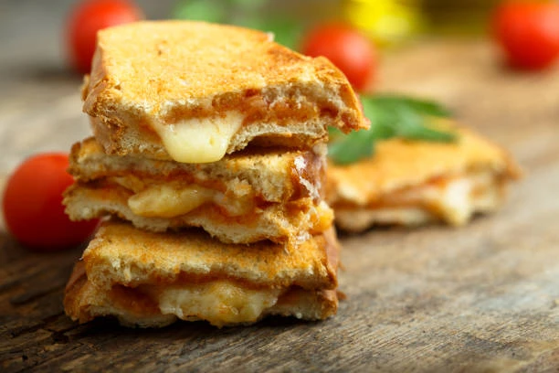 DOUBLE CHEESE SANDWICH